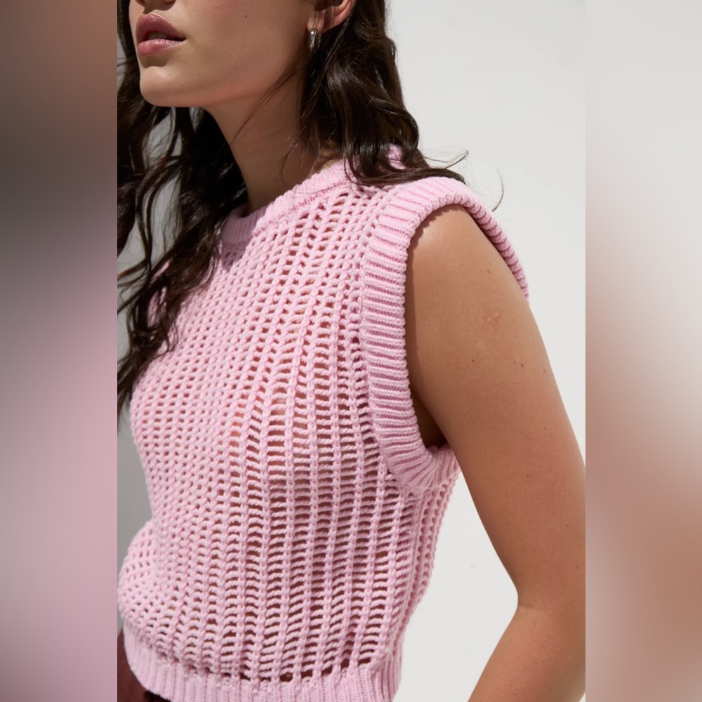Deluc Pink Cropped Knit Sleeveless Top - Picture 3 of 10